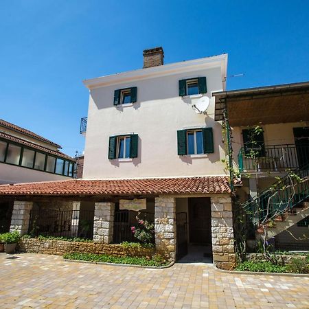 Apartments Casa Saina Rovigno Esterno foto