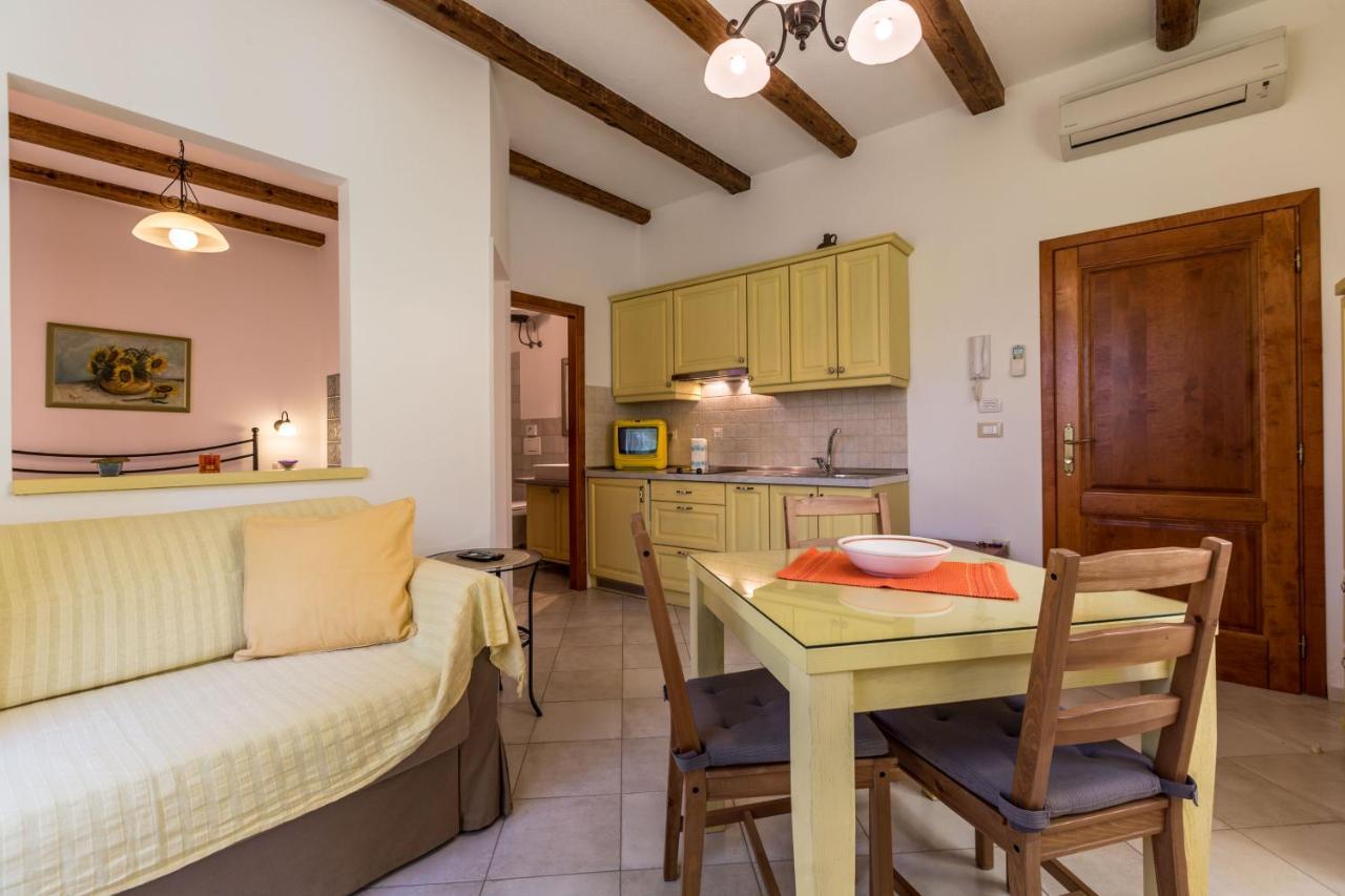 Apartments Casa Saina Rovigno Esterno foto