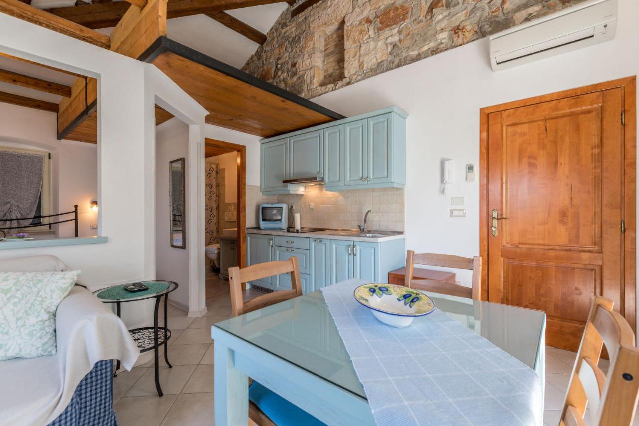 Apartments Casa Saina Rovigno Esterno foto