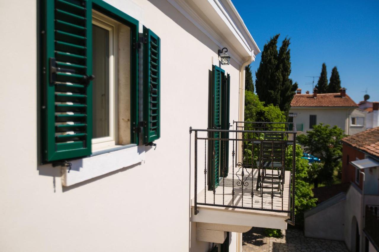 Apartments Casa Saina Rovigno Esterno foto