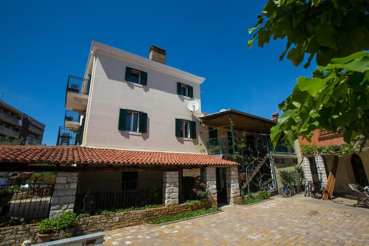 Apartments Casa Saina Rovigno Esterno foto