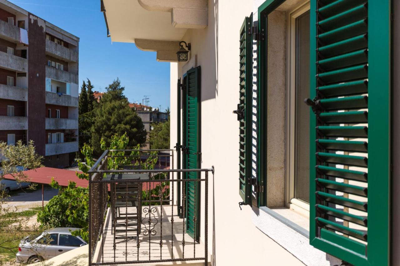 Apartments Casa Saina Rovigno Esterno foto